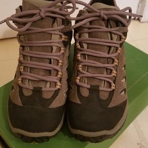Merrell junior/youth hiking boots NEW